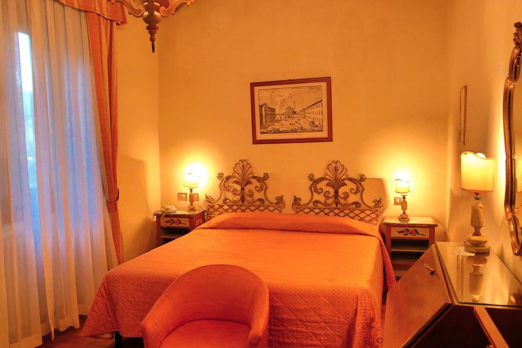 Hotel Villa Le Rondini ฟลอเรนซ์ ภายนอก รูปภาพ