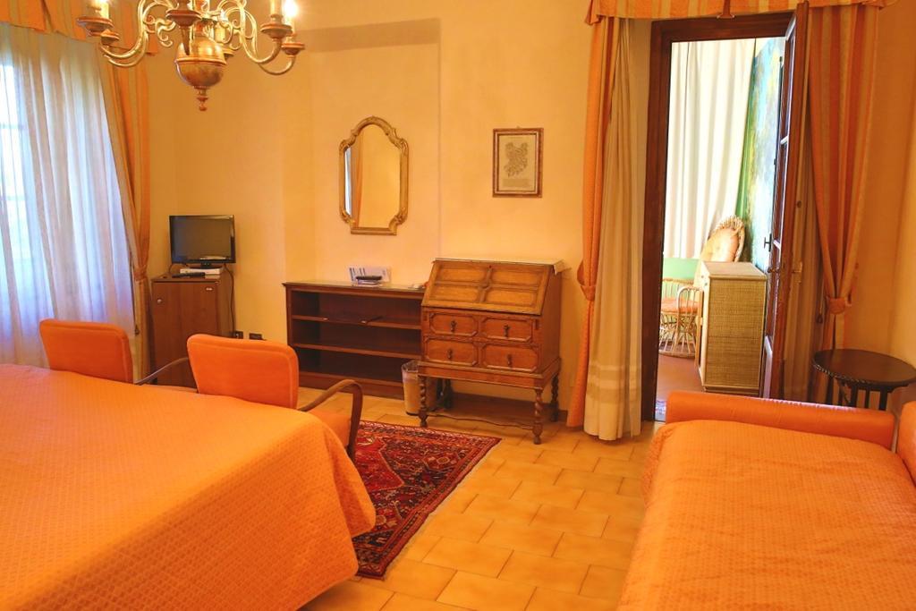 Hotel Villa Le Rondini ฟลอเรนซ์ ภายนอก รูปภาพ
