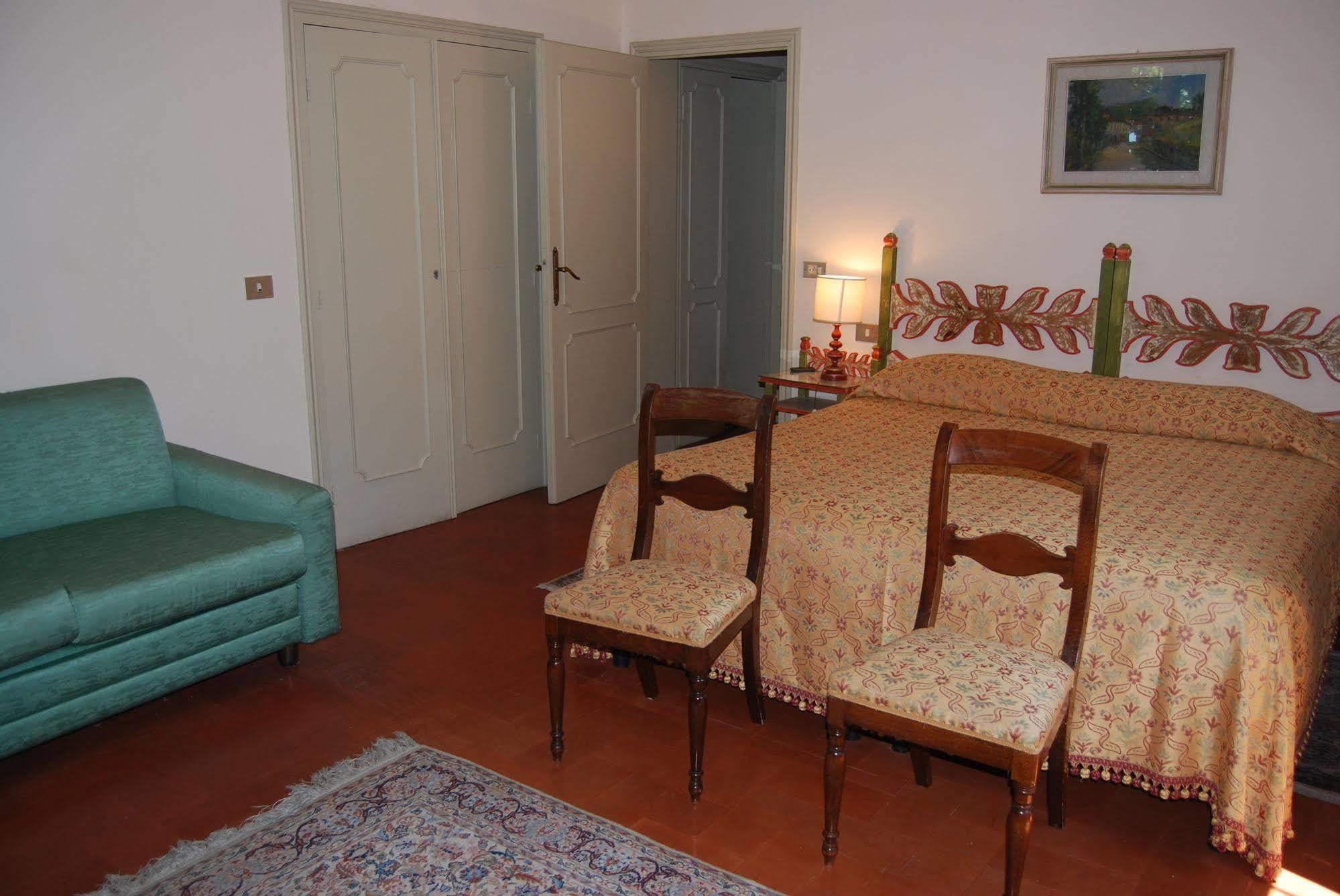 Hotel Villa Le Rondini ฟลอเรนซ์ ภายนอก รูปภาพ