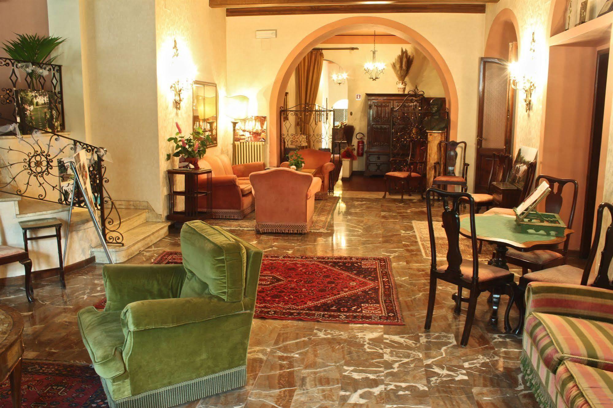 Hotel Villa Le Rondini ฟลอเรนซ์ ภายนอก รูปภาพ